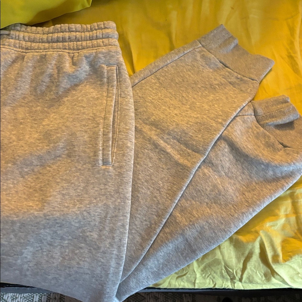 SKIMS Auth Gray Sweatshirt and Sweatpants Set NWT - Picture 6 of 8
